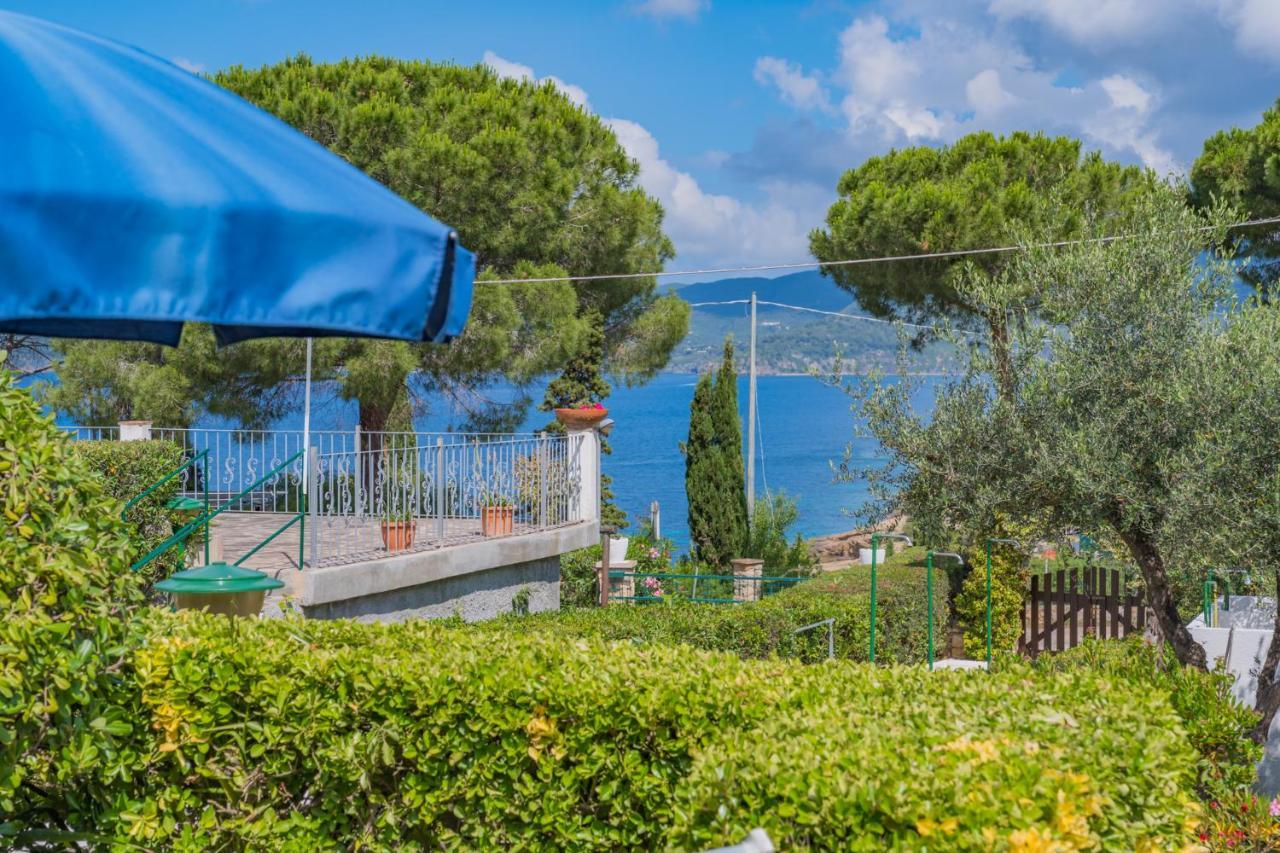 Residence Baia Delle Grazie Casa Morcone Екстериор снимка