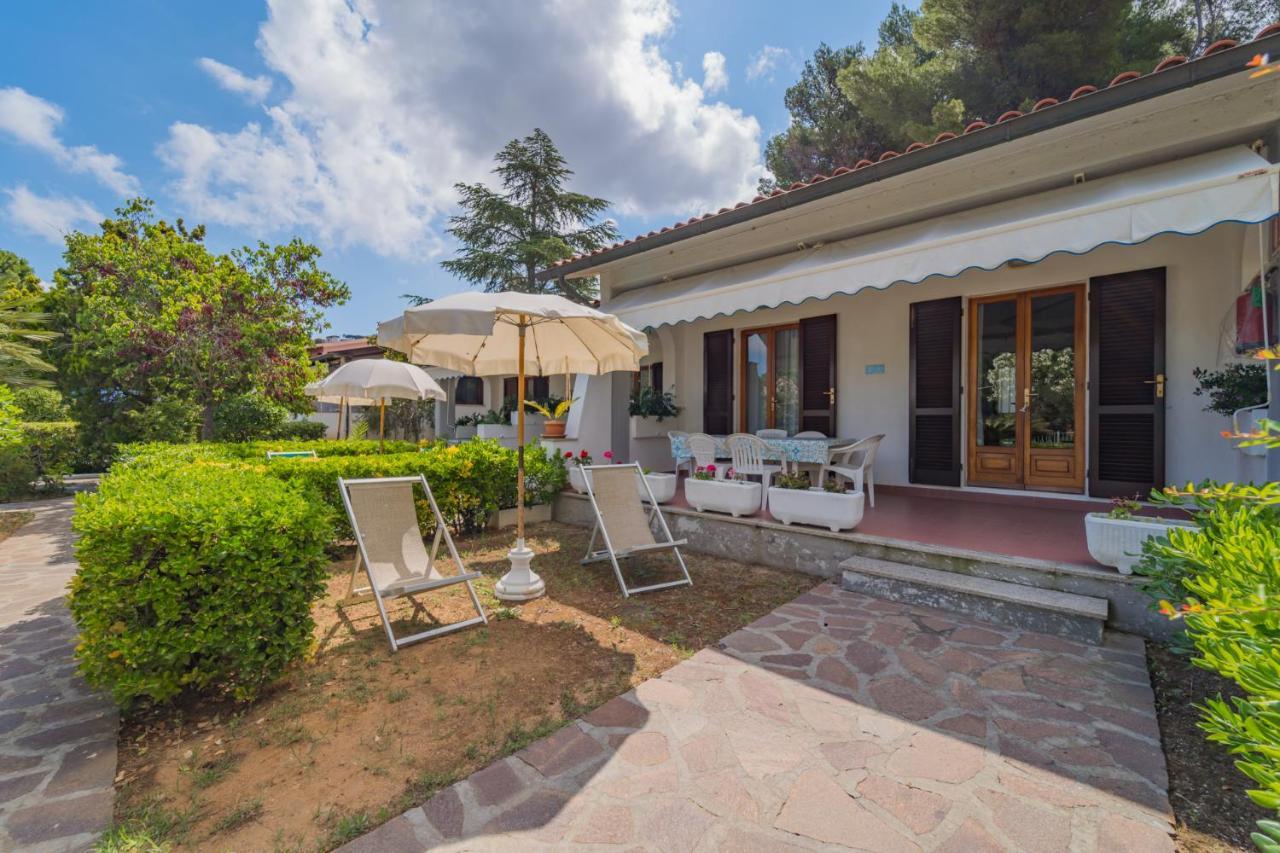 Residence Baia Delle Grazie Casa Morcone Екстериор снимка