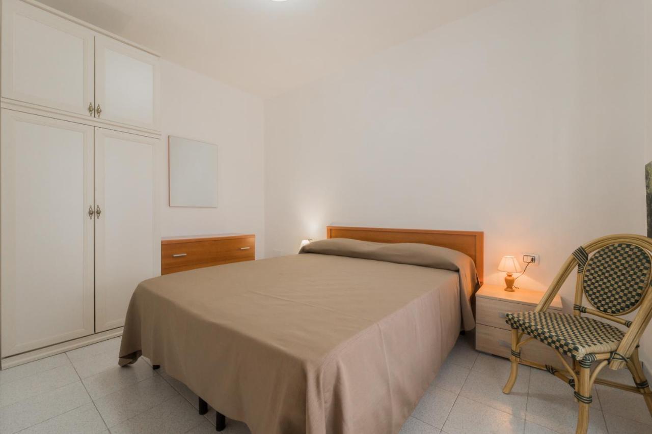 Residence Baia Delle Grazie Casa Morcone Екстериор снимка