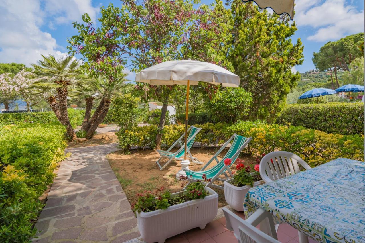 Residence Baia Delle Grazie Casa Morcone Екстериор снимка