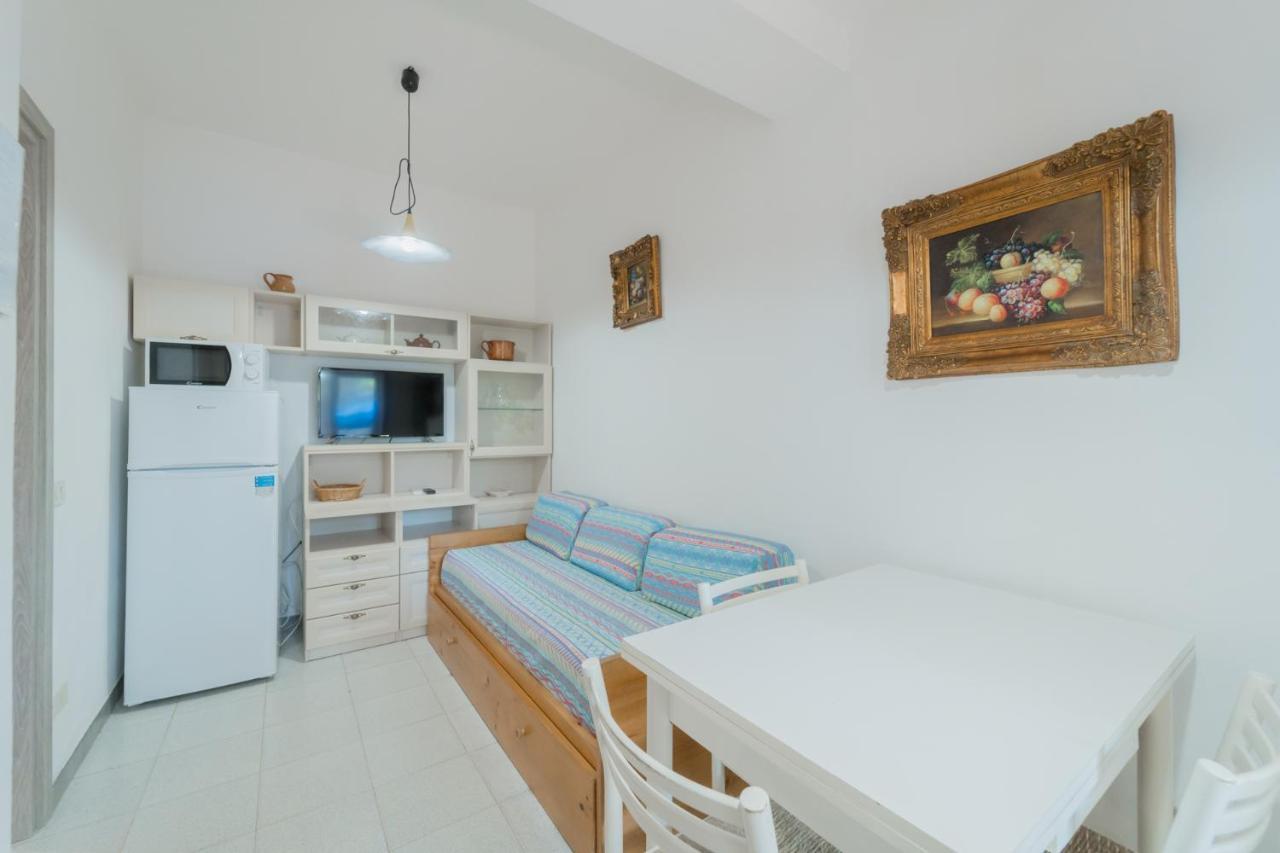 Residence Baia Delle Grazie Casa Morcone Екстериор снимка