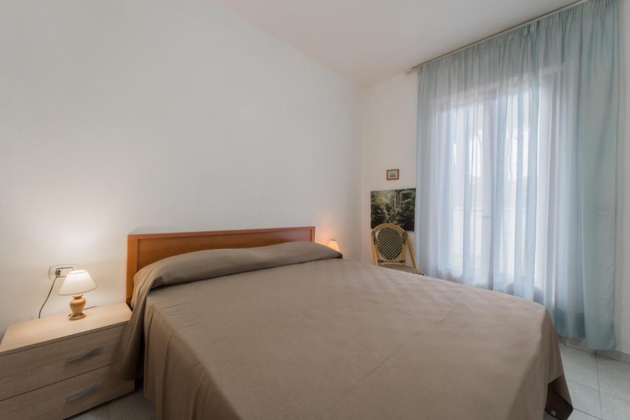 Residence Baia Delle Grazie Casa Morcone Екстериор снимка