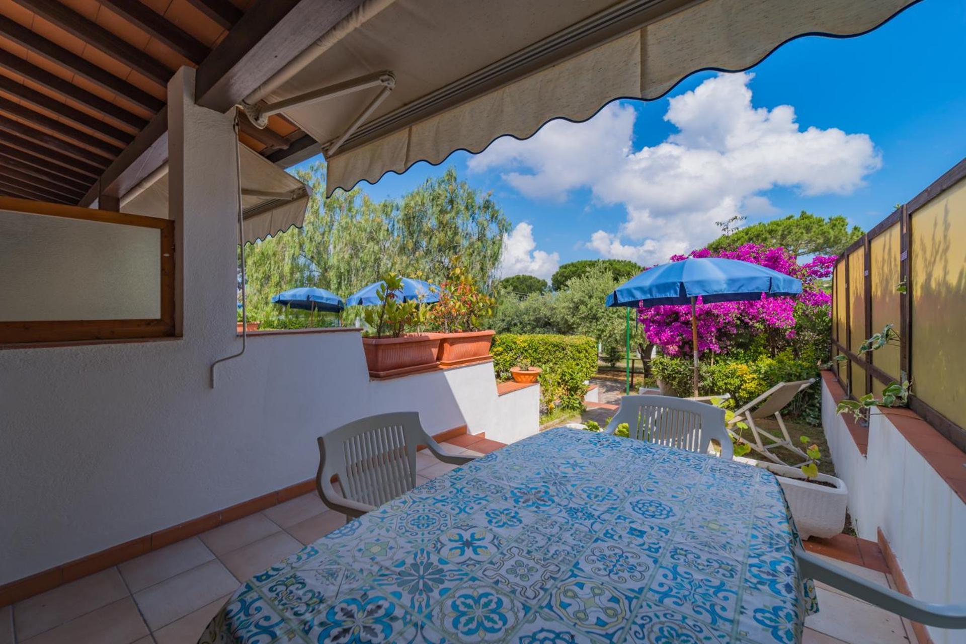 Residence Baia Delle Grazie Casa Morcone Екстериор снимка