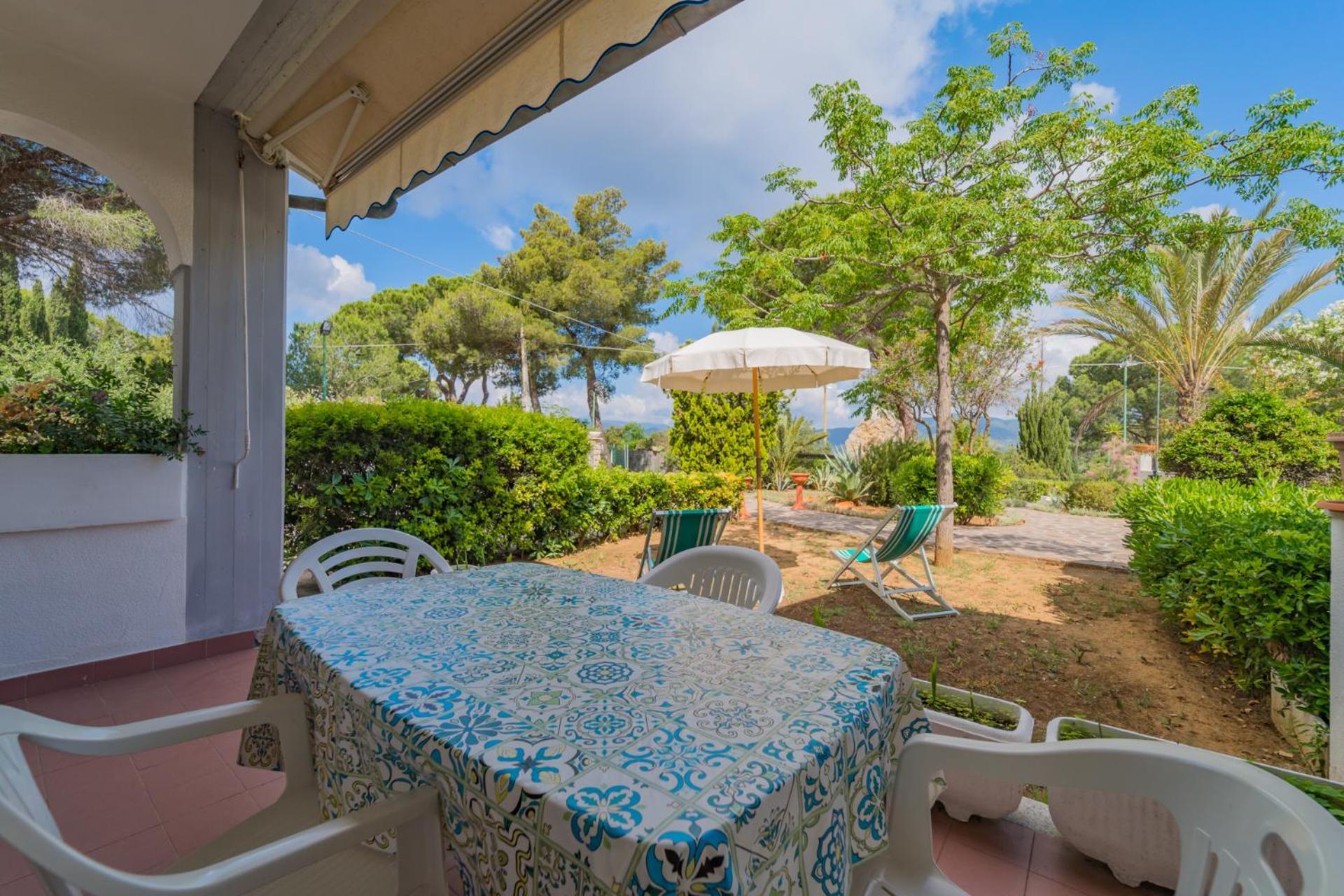 Residence Baia Delle Grazie Casa Morcone Екстериор снимка