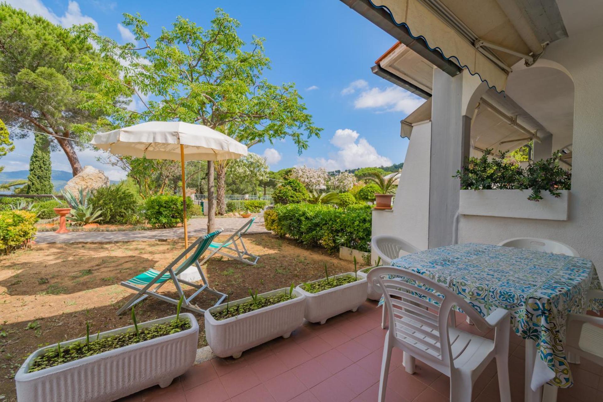Residence Baia Delle Grazie Casa Morcone Екстериор снимка