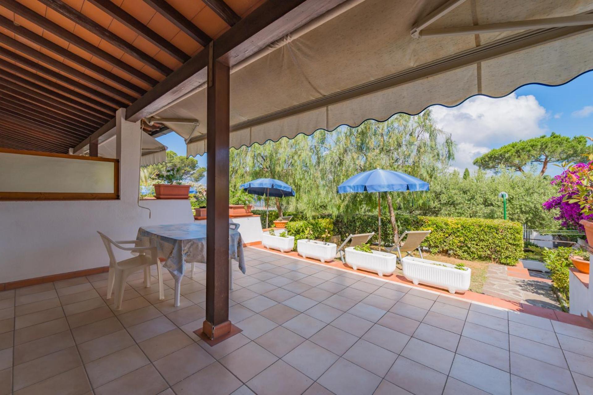 Residence Baia Delle Grazie Casa Morcone Екстериор снимка