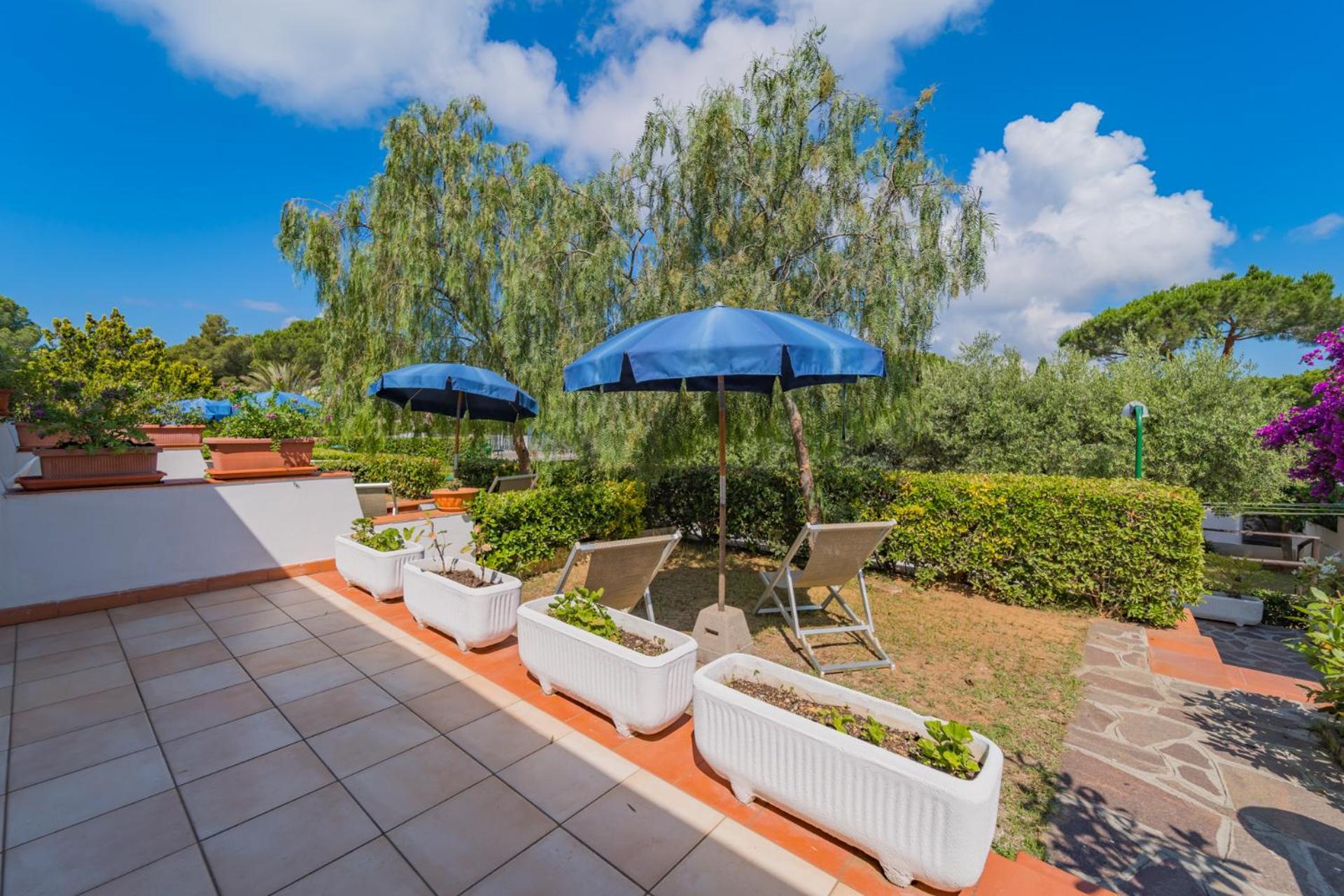 Residence Baia Delle Grazie Casa Morcone Екстериор снимка